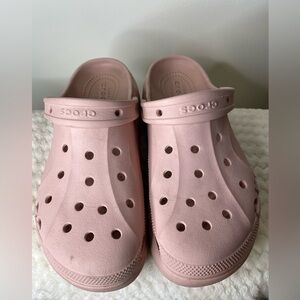 CROCS Baya Platform Clog Sandals in Light Pink size 9